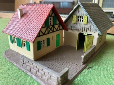 Playcraft (by Pola): B348 Farmhouse with Barn - Image 1 of 4