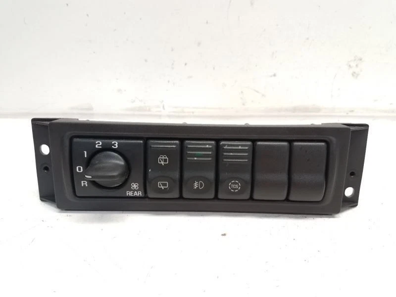 2001 Oldsmobile Silhouette Rear Fan / Rear Wiper / Fog Lights / TCS Buttons  - Image 1 of 4