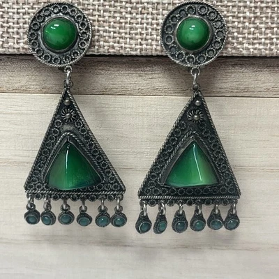 Brincos vintage de prata esterlina 900 verde oval triângulo pedra pendente clipe KETE - Imagem 1 de 4