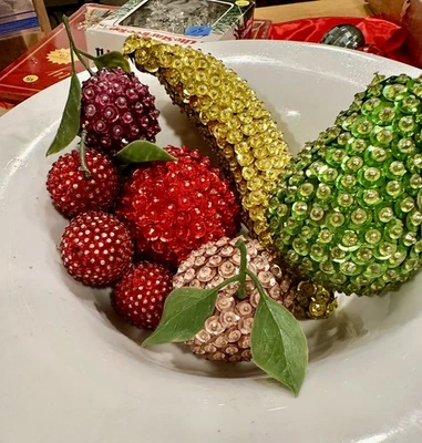 De colección Años 60 Push Pin Lentejuelas Cuentas Fruta 8 Piezas, Tamaño Natural BUENOS MCM Foto 1 de 4