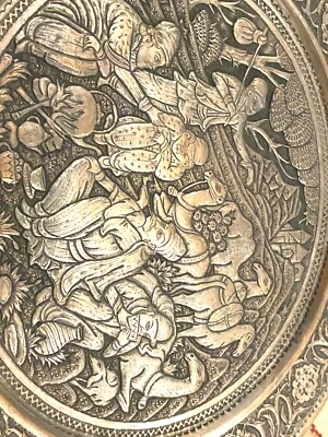 Bandeja de placa de cargador antigua de plata persa hecha a mano. Foto 1 de 4