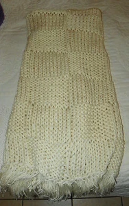 Off White gestrickte afghanische Wohndecke   - Bild 1 von 2