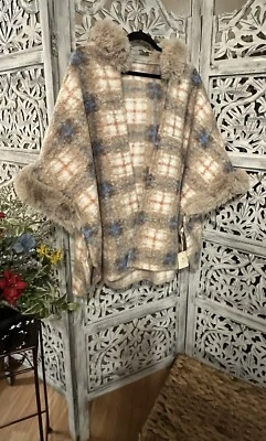 Women’s Checker Pattern With Fur Trimmed Kimono Beige One Size Fits Most  - Image 1 of 4