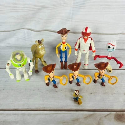 Lote de juguetes surtidos de Disney Pixar Toy Story Woody Buzz Bullseye Duke Forky Foto 1 de 4