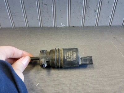 2010-2014 Ford Focus Windshield Washer Pump 8S43-17664-AA OEM ETC - Image 1 of 4