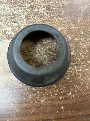 Cubierta antipolvo distribuidor Volvo - 1 230 500 188 Foto 1 de 2