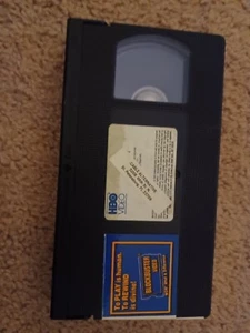 Hennessy Vhs 1975 HBO Video AIP  Orion Rod Steiger Lee Remick Richard Johnson  - Bild 1 von 3