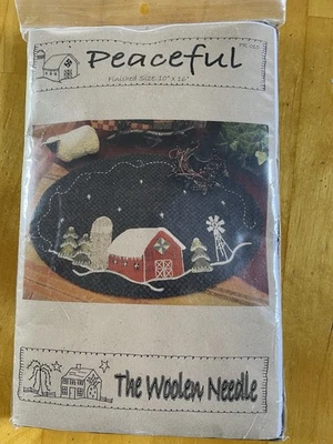 "Kit de apliques de lana de The Woolen Needle 'Peaceful' 10"" por 16""" Foto 1 de 2