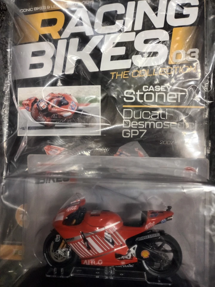 Racing Bikes Issue 03 Ducati Desmosedici GP7 - image 1 of 1