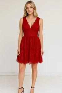 Abito donna Gianni Bini taglia 10 aderente e svasato rosso pizzo a strati festa evento 199€ - Foto 1 di 21