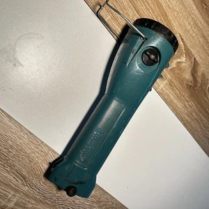 Makita ML900 9.6v Cordless Flashlight - Incandescent - No Battery - Picture 1 of 6