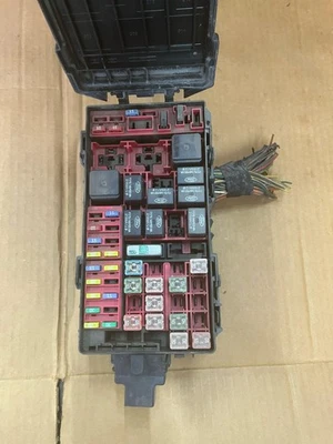 00 01 02 03 04 FORD PICKUP F150 F-150 ENGINE FUSE BOX OEM - Image 1 of 4