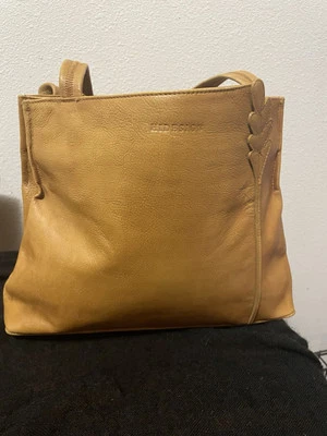 Hidesign Light Brown leather purse with leaf design - Image 1 of 4