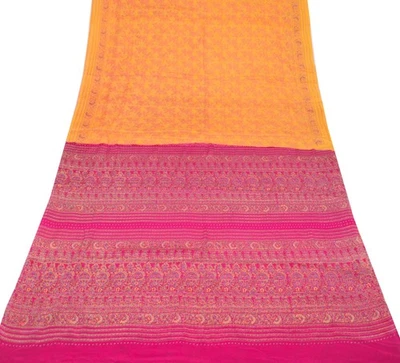 Tela artesanal suave estampada floral de seda pura con sari amarillo magenta de colección Sushila Foto 1 de 4