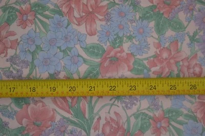 Por 1/2 yarda, rosa azul y lavanda floral sobre algodón rosa, Hoffman/campo, B1294 Foto 1 de 4