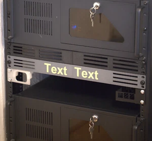 JetKVM 1HE Douille simple ou 2x rack - Support peu encombrant pour votre rack - Photo 1/10