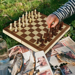 Set pezzi scacchi in legno gioco in legno standard internazionale pedine scacchiere - Foto 1 di 12