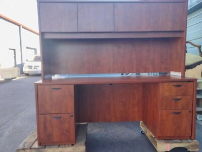 Traditional Office Credenza and Hutch with Drawers in Mahogany. - Image 1 of 3