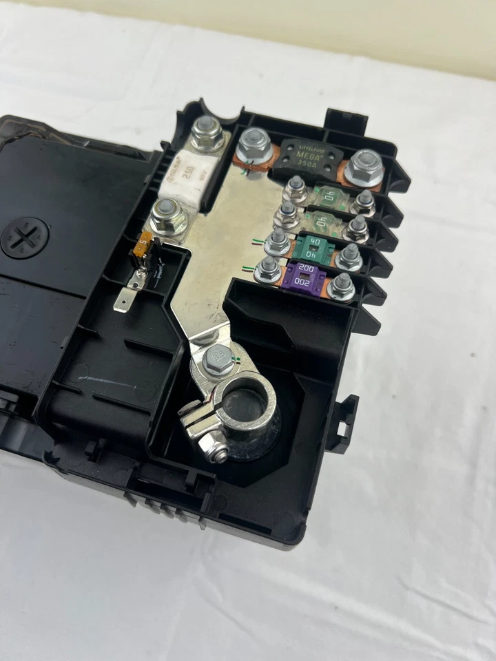 DIN battery mount fuse box - Image 1 of 4