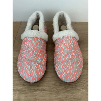 Chinelo Toms rosa glitz tecido malha Sherpa tamanco chinelos sapatos tamanho 7 - Imagem 1 de 4
