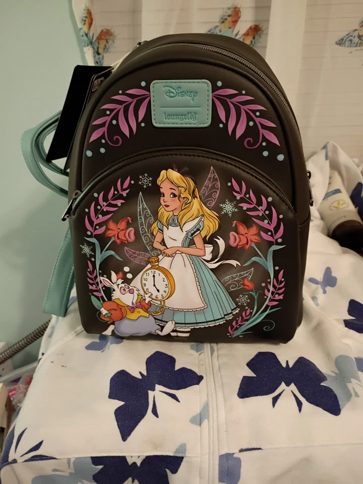 Loungefly 迪士尼爱丽丝梦游仙境兔子带怀表迷你背包 全新 — 第 1/3 张图片