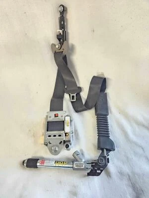 2012-15 Kia Optima FRONT DRIVERS side seat belt retractor; US BUILT MODELS Foto 1 de 4