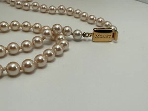 Vintage Monet Necklace Faux Pearls Gold Metal 30.17g - Picture 1 of 8