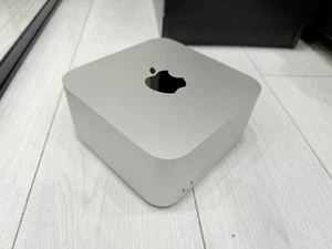 Apple Mac Studio 2022 - 512GB SSD - 32GB RAM - 10C CPU 24C GPU M1 Max - Argento - Foto 1 di 9