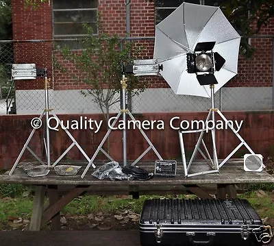 Lowel Basically 3 Kit #TO-973Z ~ (2) Tota & (1) Omni & Many Accessories !! - Image 1 of 4