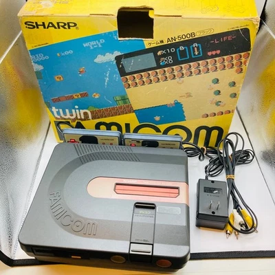 Caja consola de juegos retro Sharp Twin Famicom AN-500B probada en Japón Foto 1 de 4