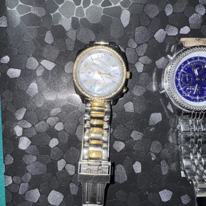 3 Orologi Usati Dana Dutchman Gold Invicta Silver Blu E Guess Silver - Foto 1 di 15