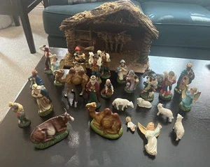 Vintage Nativity Set 28 Pc Wood Stable Made In Italy Vintage Hand Painted 5” 6” - Picture 1 of 12
