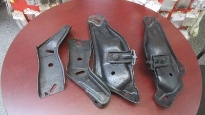 JUEGO DE SOPORTES PARACHOQUES DELANTERO MONTE CARLO 1970-1972 Foto 1 de 4