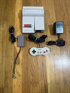 Sistema de consola Nintendo NES TOP LOADER de colección controlador de hueso de perro OEM FUNCIONA LIMPIO - Imagen 1 de 15