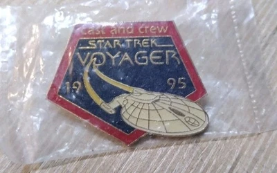 Star Trek Voyager Cast And Crew 1995 Pin Vintage new In Original Package  - image 1 of 2