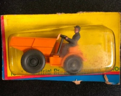 Años 70? TRACTOR/CAMIÓN NARANJA ALEMANIA 65S FUNDIDO A PRESIÓN NO IDENTIFICADO SELLADO EN PAQUETE  Foto 1 de 2