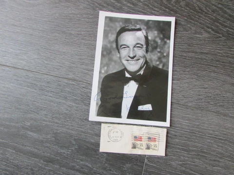Gene Kelly Hollywood Singing in the Rain Legend Original Hand Signed Photo Cover