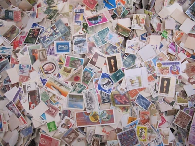 Nice lot of Vintage off Paper Stamps 1.500 - Image 1 of 4