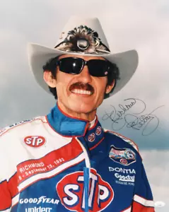 Richard Petty Signed NASCAR 16x20 Photo (JSA) - Picture 1 of 2
