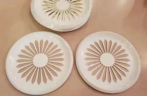 set of 7 vintage DAISY retro Paper Plate holders Sunburst off white Flower - Picture 1 of 3