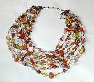 Collar de 8 hilos Lia Sophia BEAUMONT con cuentas de piedra, plástico y vidrio Foto 1 de 4