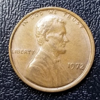 1972 Lincoln Memorial Cent Penny Off Center Error  - Image 1 of 2