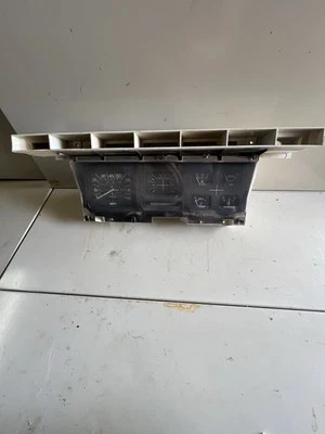 Cuadro de instrumentos Ford F150 F250 1980-1986 velocímetro medidores transmisión manual OEM Foto 1 de 4
