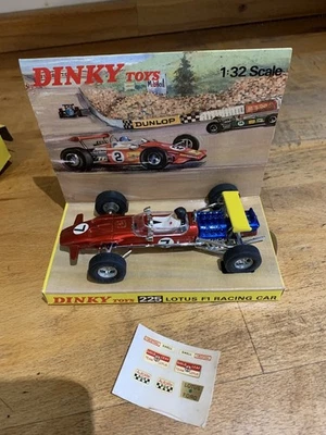 DINKY TOYS 225 LOTUS F1 RACING CAR - EXCELLENT in original BOX with Stickers - Image 1 of 4