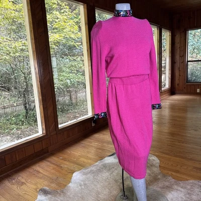 Vestido tejido de lana rosa vintage años 80 Jennifer Roberts Barbie talla 6 estilo St John Foto 1 de 4