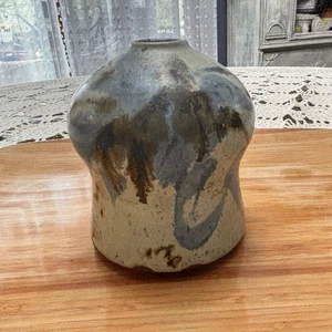 Vintage stoneware Bud vase 5” Signed - Picture 1 of 10