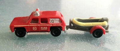 ﻿Löschfahrzeug 'Fire Chief' New York mit Schlauchbootanhäger, von Ferrero,  - Bild 1 von 3