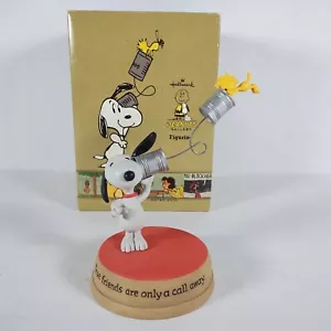 Figura True Friends Are Only A Call Away Hallmark Peanuts Gallery 2013 Snoopy - Imagen 1 de 24