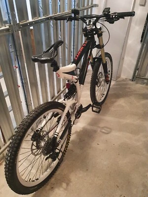 Gebraucht aber Zustand wie Neu Kaufvertrag und Fahrrad Pass gibt's dazu  - Bild 1 von 4