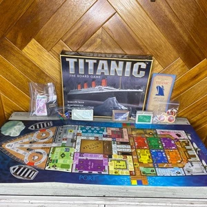 TITANIC  BOARD GAME 1998 Universal Games - Picture 1 of 24